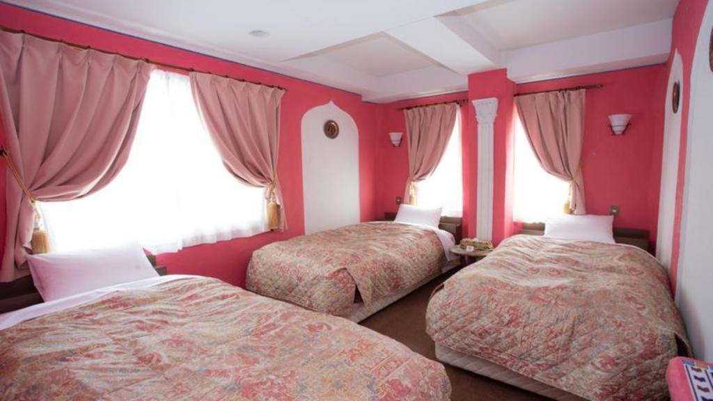 Arabian Art Hotel & Gallery อนจูกุ ภายนอก รูปภาพ