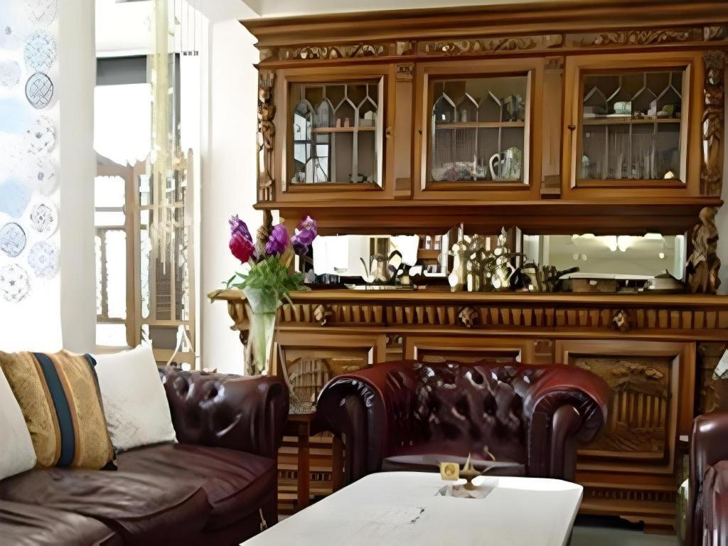 Arabian Art Hotel & Gallery อนจูกุ ภายนอก รูปภาพ