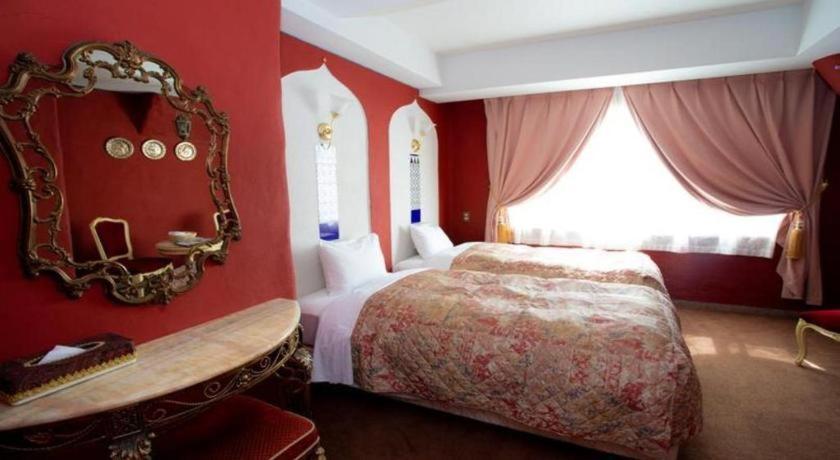 Arabian Art Hotel & Gallery อนจูกุ ภายนอก รูปภาพ