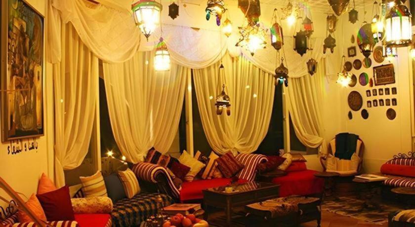 Arabian Art Hotel & Gallery อนจูกุ ภายนอก รูปภาพ