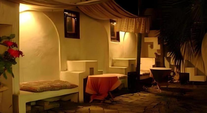 Arabian Art Hotel & Gallery อนจูกุ ภายนอก รูปภาพ