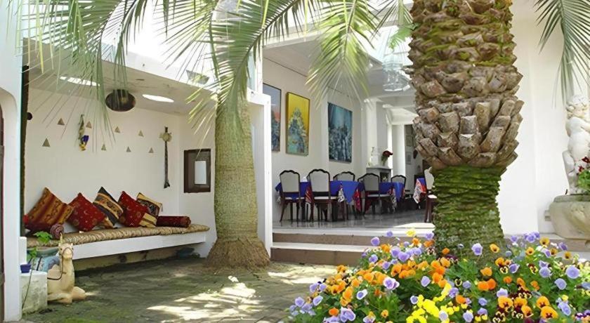 Arabian Art Hotel & Gallery อนจูกุ ภายนอก รูปภาพ