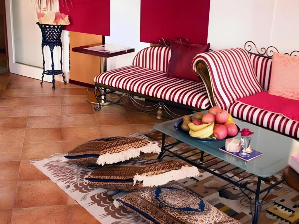 Arabian Art Hotel & Gallery อนจูกุ ภายนอก รูปภาพ