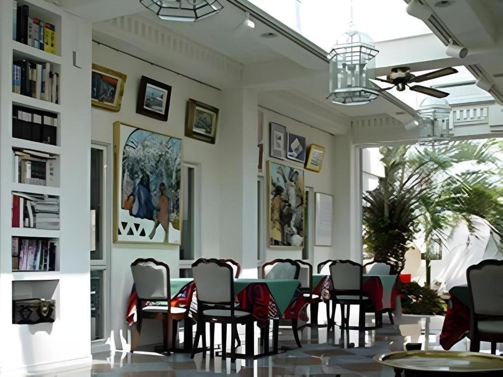 Arabian Art Hotel & Gallery อนจูกุ ภายนอก รูปภาพ