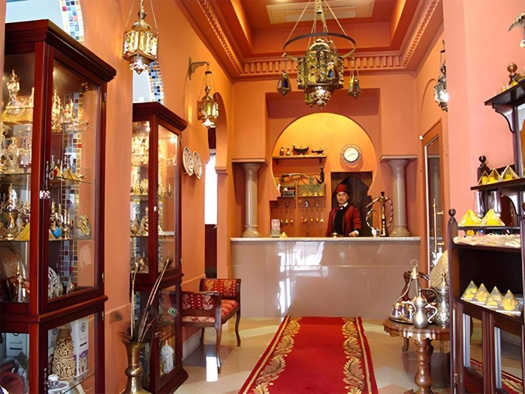 Arabian Art Hotel & Gallery อนจูกุ ภายนอก รูปภาพ